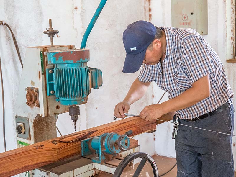 漳州楼梯地板柜门的油漆修复-10